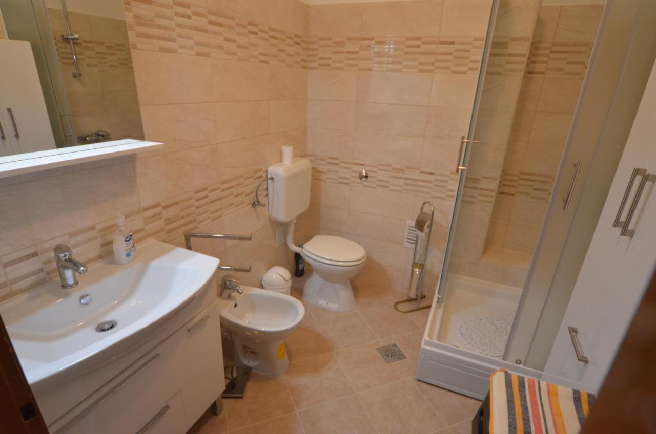 רוביני Condominium Apartment מראה חיצוני תמונה